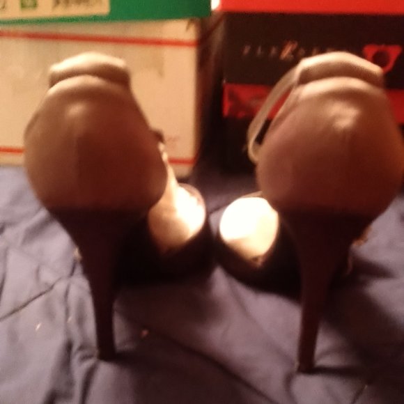 J. Renee Aleaha Pewter Satin Dorsay Heel Pumps Size 12w With Box - Picture 4 of 9